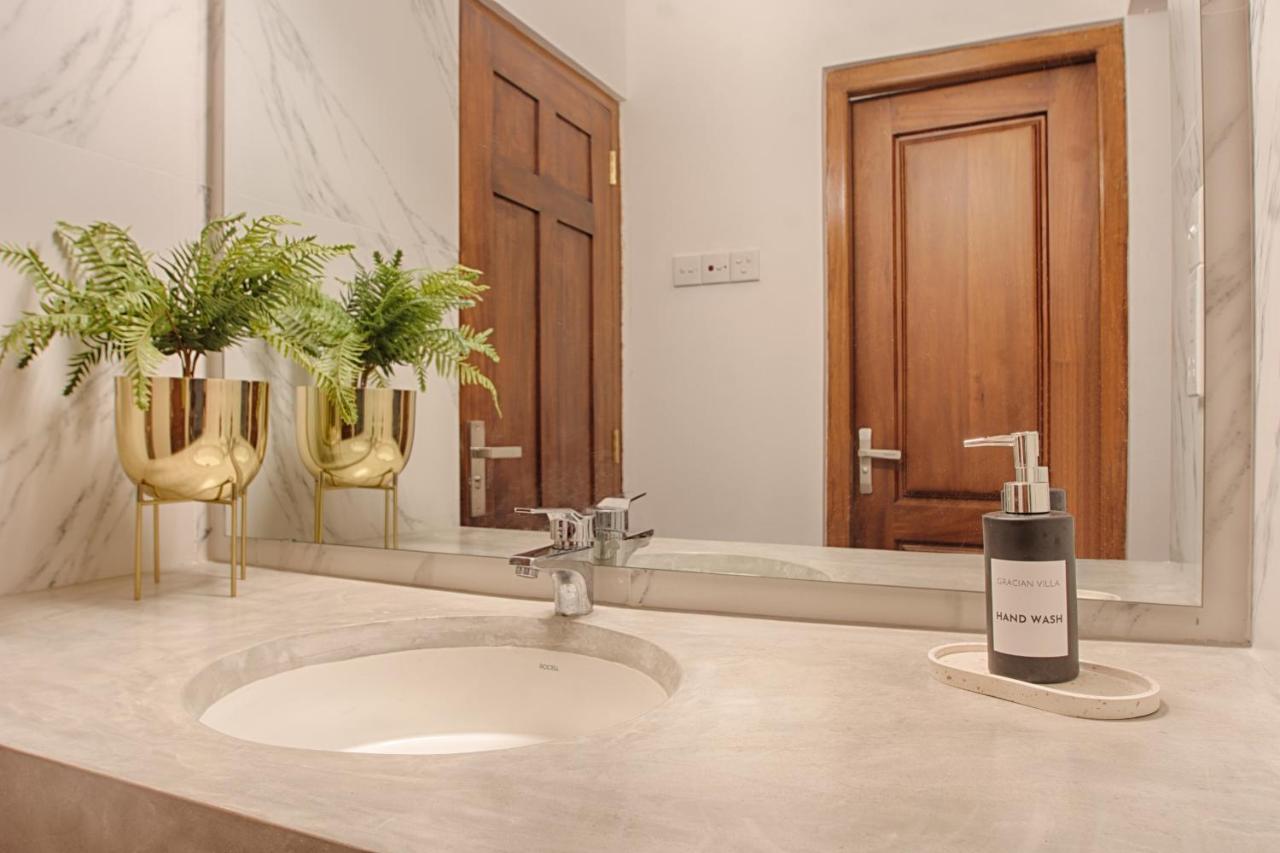 Gracian Villa Канди Экстерьер фото